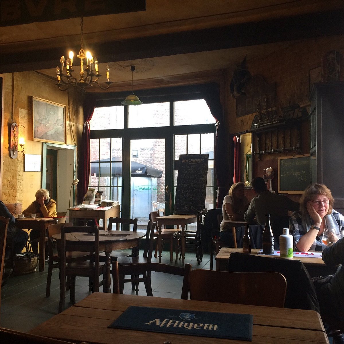 Le Chapître pub terrasse Namur