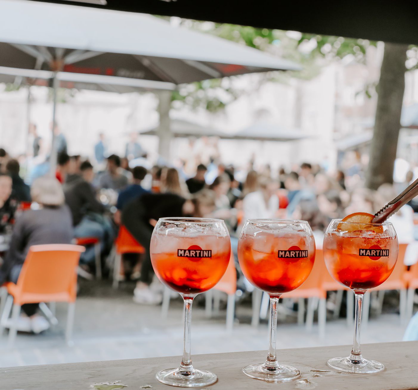 Les Poules à Lier bar festif grande terrasse Namur