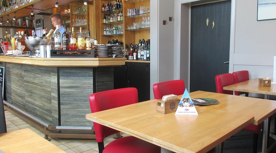 Les Champs Élysées bar Namur